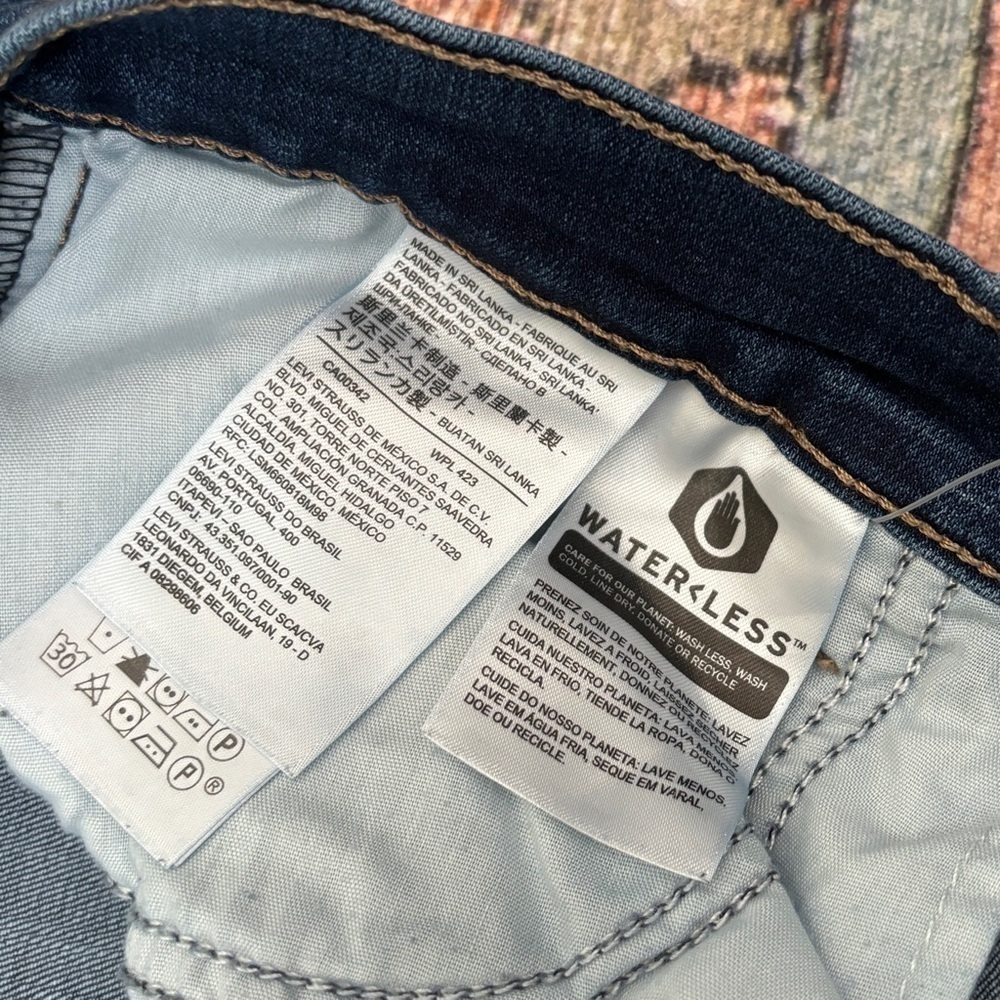 Levi's 20W Classic Bootcut Essential Denim Jeans - Picture 10 of 12